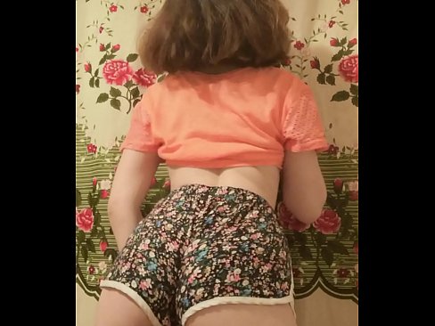 ❤️ سیکسی ځوان ماشوم په کیمره کې خپل شارټونه لرې کوي ❌ ️❤